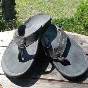 Olukai Ohana Mens Flip Flops size 11 Black